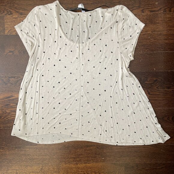 NEW Kensie Women’s Cream/Black Asymmetrical Lightweight polka dot Tshirt-Larg - Picture 3 of 8